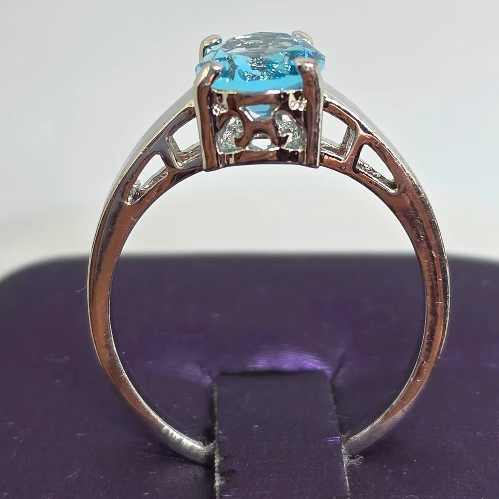 Beautiful Silver Oval Faceted Light Blue Rhodium Plated Solitaire Ring Sz 6.75